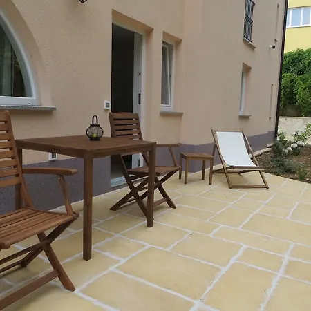 Mediterraneo Apartman *